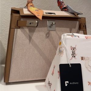 Kelly 28 bag pillow from Arcdairy. New with Tag.